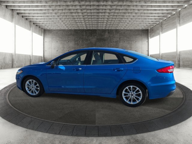 Ford Fusion Vehicle Full-screen Gallery Image 05
