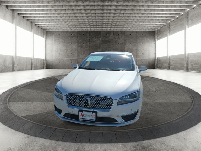 Lincoln MKZ Vehicle Full-screen Gallery Image 03