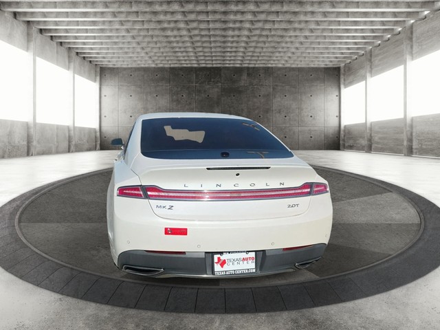 Lincoln MKZ Vehicle Full-screen Gallery Image 06