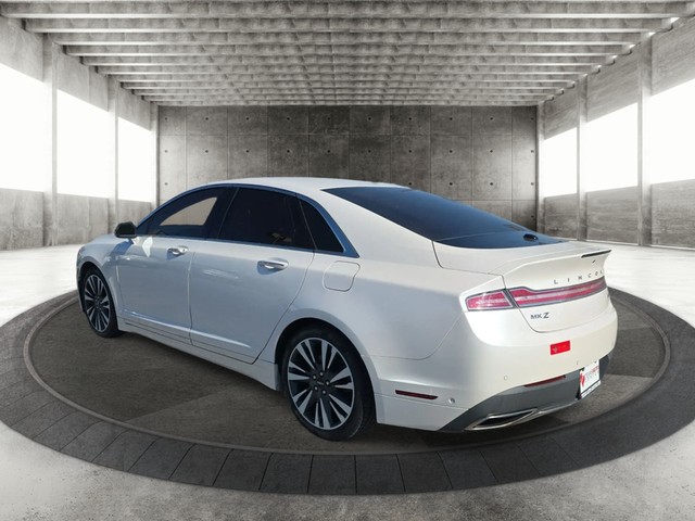 Lincoln MKZ Vehicle Full-screen Gallery Image 08