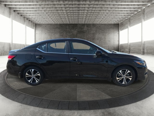 Nissan Sentra Vehicle Full-screen Gallery Image 04