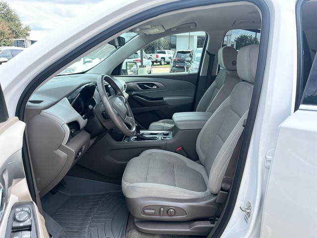 Chevrolet Traverse Vehicle Full-screen Gallery Image 09