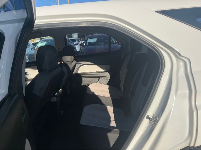 Chevrolet Equinox Vehicle Full-screen Gallery Image 10