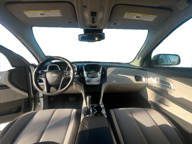 Chevrolet Equinox Vehicle Full-screen Gallery Image 16