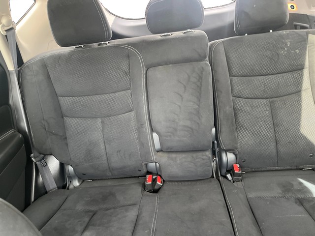 Nissan Murano Vehicle Full-screen Gallery Image 11