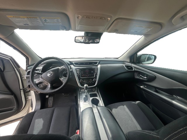 Nissan Murano Vehicle Full-screen Gallery Image 13