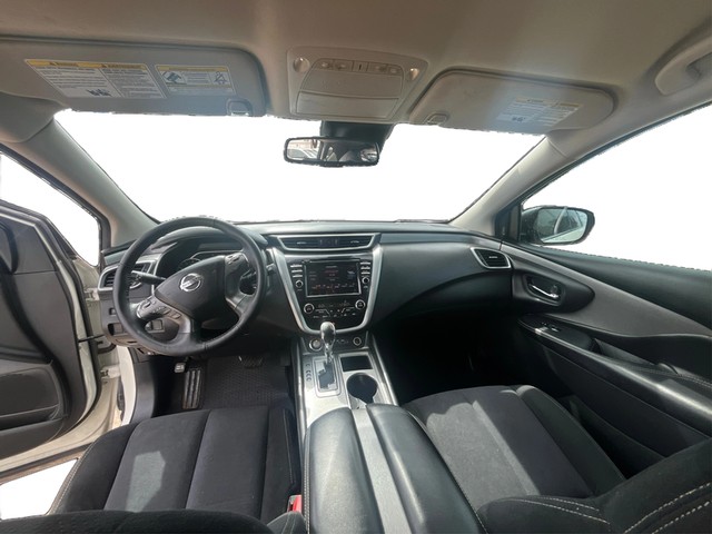 Nissan Murano Vehicle Full-screen Gallery Image 14