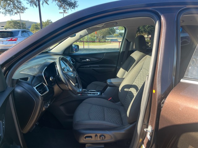 Chevrolet Equinox Vehicle Full-screen Gallery Image 09