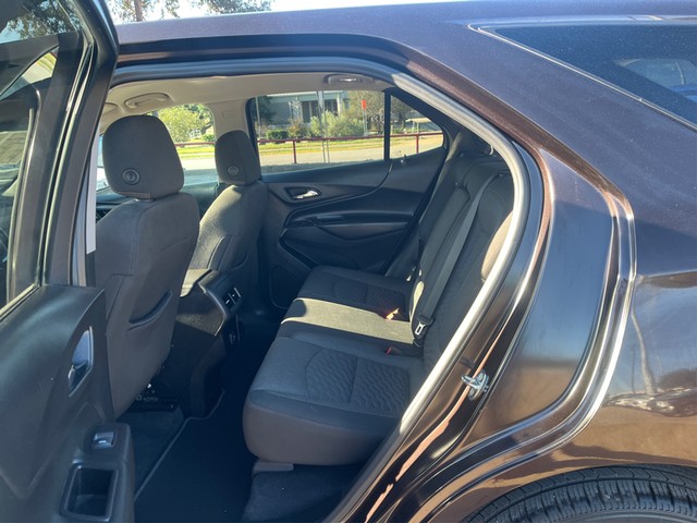 Chevrolet Equinox Vehicle Full-screen Gallery Image 10