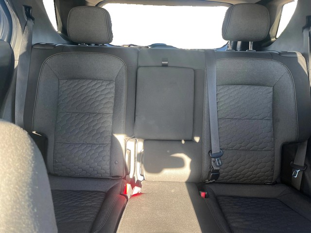 Chevrolet Equinox Vehicle Full-screen Gallery Image 13