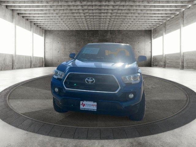 Toyota Tacoma Vehicle Full-screen Gallery Image 03