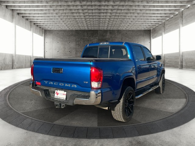 Toyota Tacoma Vehicle Full-screen Gallery Image 07