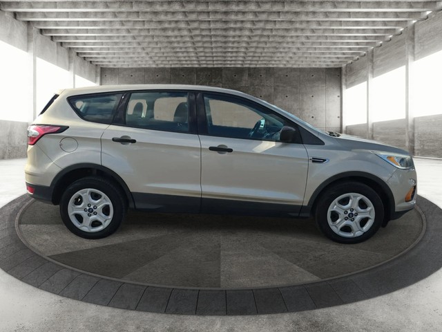 Ford Escape Vehicle Full-screen Gallery Image 04