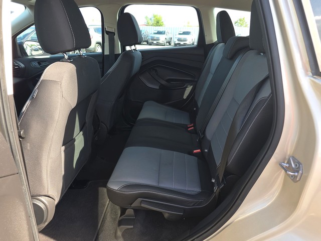 Ford Escape Vehicle Full-screen Gallery Image 10