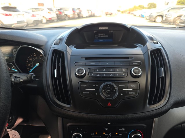 Ford Escape Vehicle Full-screen Gallery Image 12