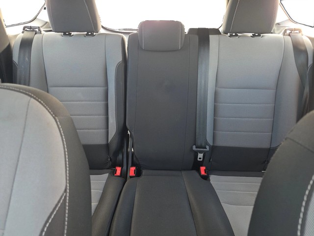 Ford Escape Vehicle Full-screen Gallery Image 13