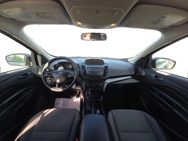 Ford Escape Vehicle Full-screen Gallery Image 15