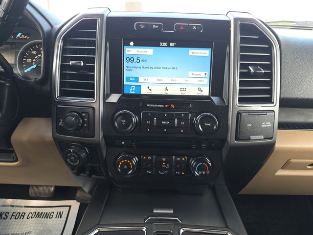 Ford F-150 Vehicle Full-screen Gallery Image 11