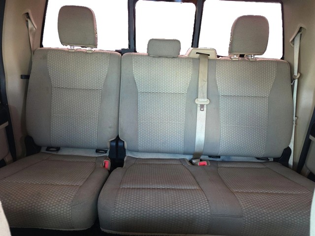 Ford F-150 Vehicle Full-screen Gallery Image 12