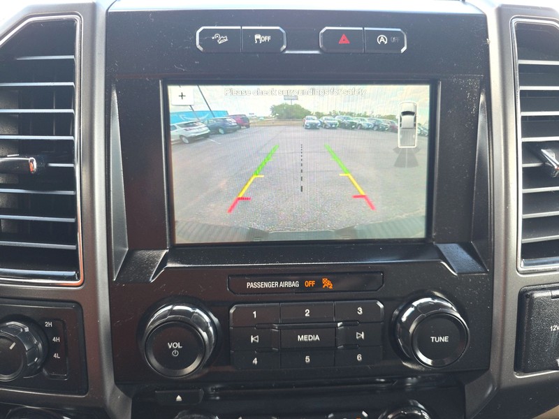 Ford F-150 Vehicle Full-screen Gallery Image 17