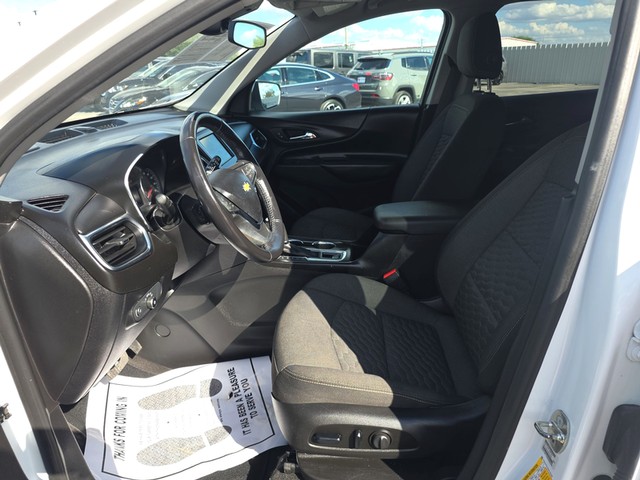 Chevrolet Equinox Vehicle Full-screen Gallery Image 09
