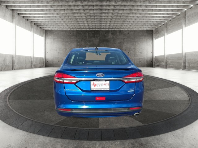 Ford Fusion Vehicle Full-screen Gallery Image 06