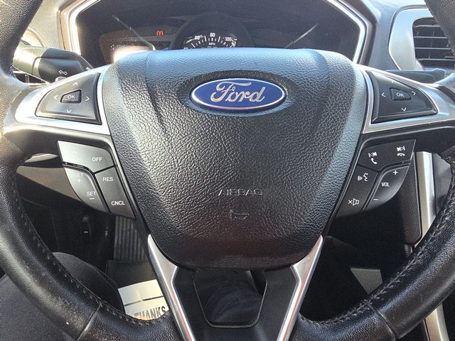 Ford Fusion Vehicle Full-screen Gallery Image 13