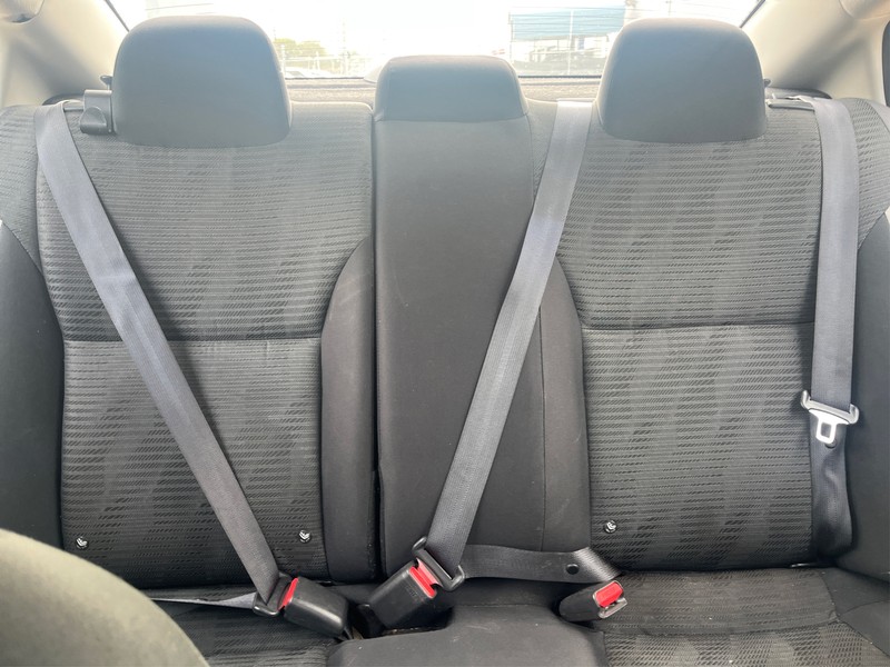 Nissan Versa Vehicle Full-screen Gallery Image 17