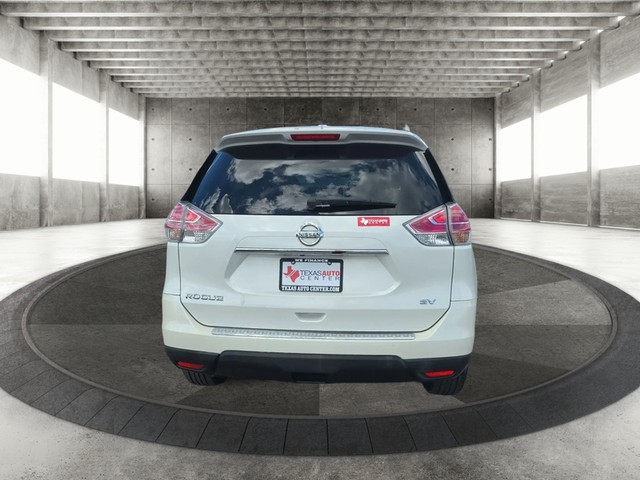 Nissan Rogue Vehicle Full-screen Gallery Image 06