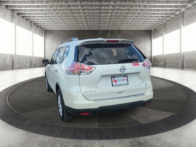 Nissan Rogue Vehicle Full-screen Gallery Image 08