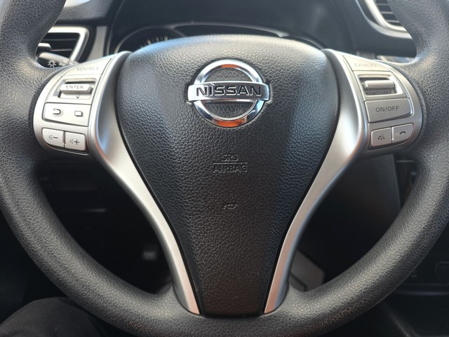 Nissan Rogue Vehicle Full-screen Gallery Image 14