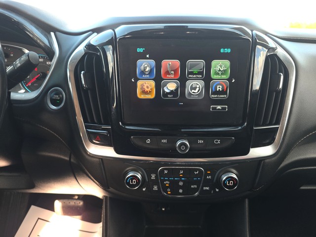 Chevrolet Traverse Vehicle Full-screen Gallery Image 12