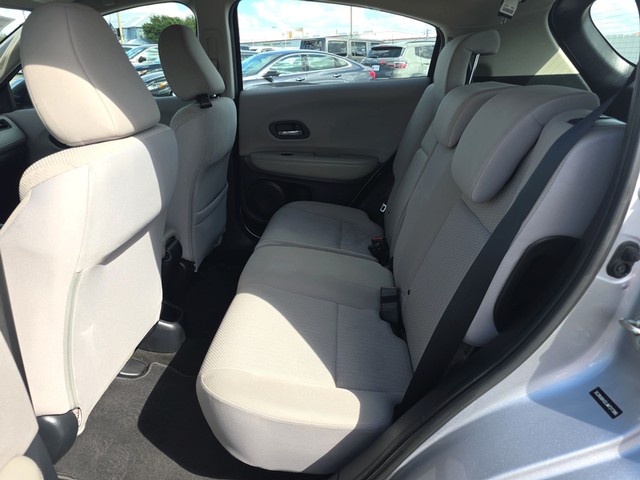 Honda HR-V Vehicle Full-screen Gallery Image 10