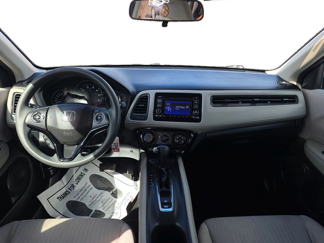 Honda HR-V Vehicle Full-screen Gallery Image 16