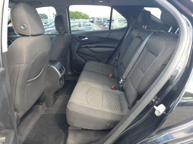 Chevrolet Equinox Vehicle Full-screen Gallery Image 10