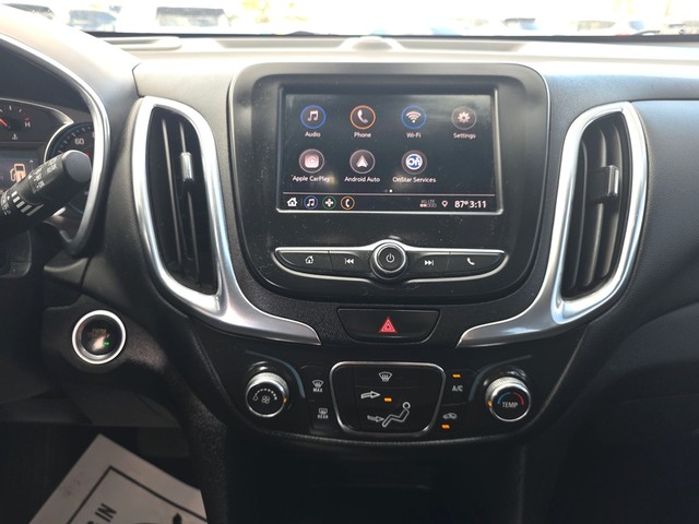 Chevrolet Equinox Vehicle Full-screen Gallery Image 12