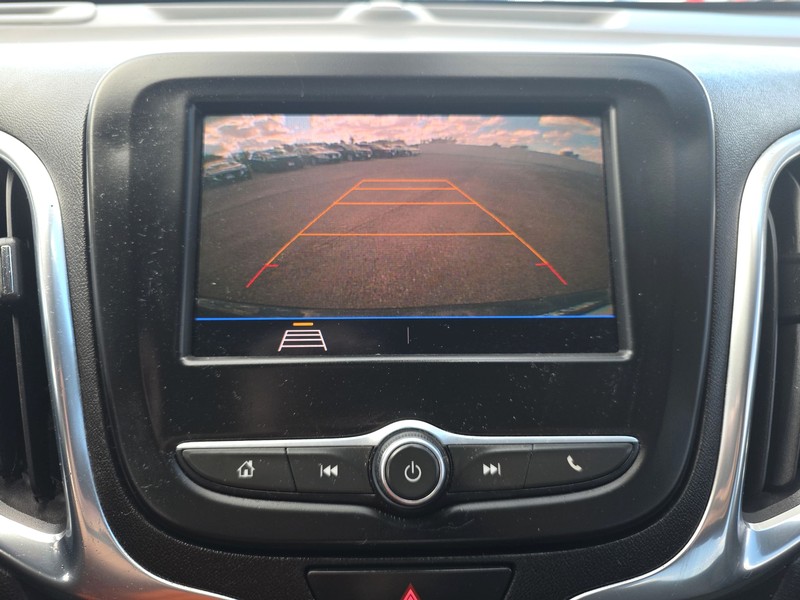 Chevrolet Equinox Vehicle Full-screen Gallery Image 17