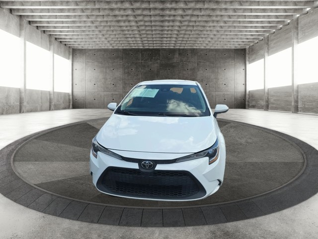 Toyota Corolla Vehicle Full-screen Gallery Image 03