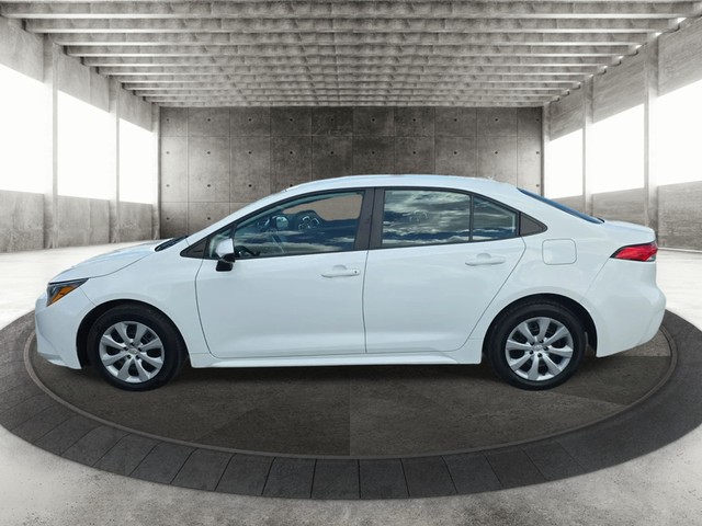 Toyota Corolla Vehicle Full-screen Gallery Image 05