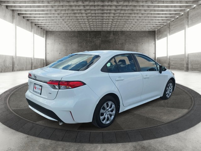 Toyota Corolla Vehicle Full-screen Gallery Image 07
