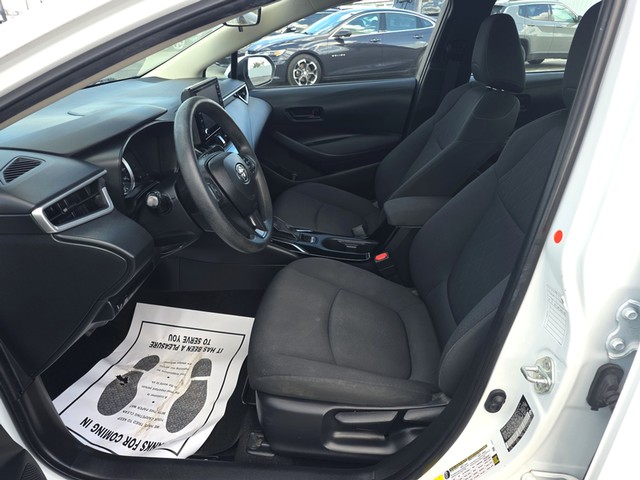 Toyota Corolla Vehicle Full-screen Gallery Image 09