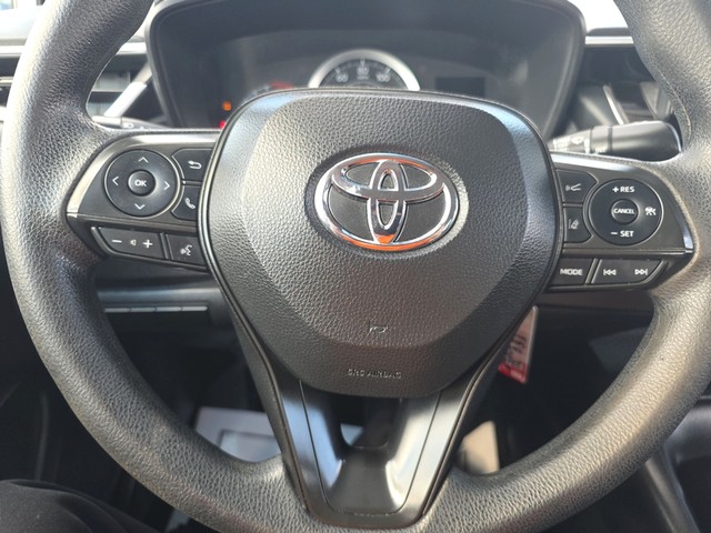 Toyota Corolla Vehicle Full-screen Gallery Image 13