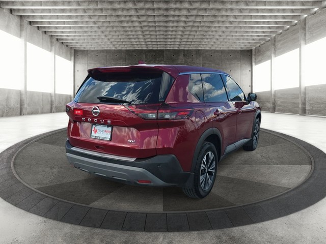 Nissan Rogue Vehicle Full-screen Gallery Image 06