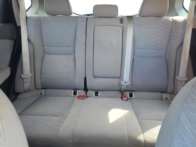 Nissan Rogue Vehicle Full-screen Gallery Image 13