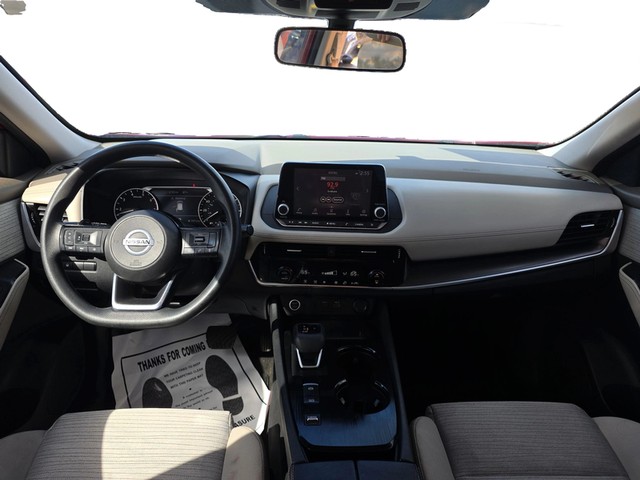 Nissan Rogue Vehicle Full-screen Gallery Image 16