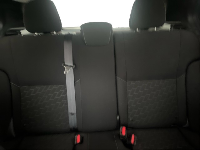 Nissan Kicks Vehicle Full-screen Gallery Image 12
