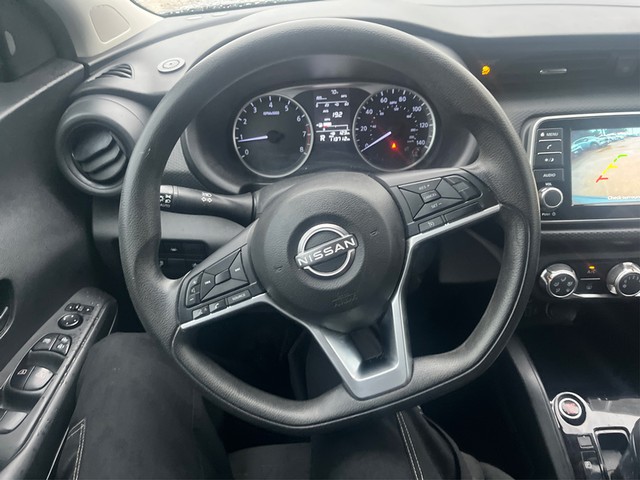 Nissan Kicks Vehicle Full-screen Gallery Image 13