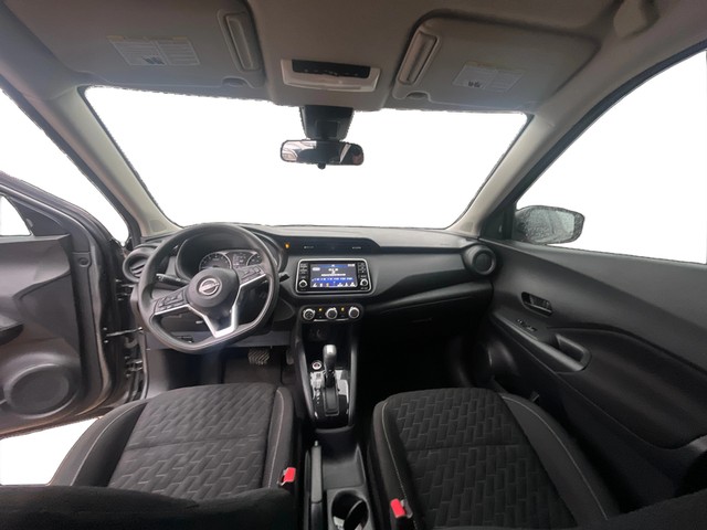 Nissan Kicks Vehicle Full-screen Gallery Image 14