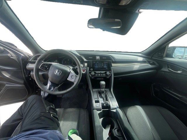 Honda Civic Hatchback Vehicle Full-screen Gallery Image 14