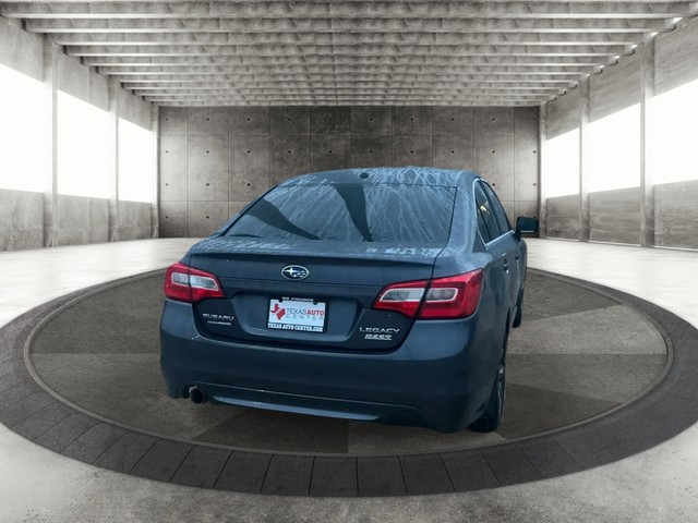 Subaru Legacy Vehicle Full-screen Gallery Image 06